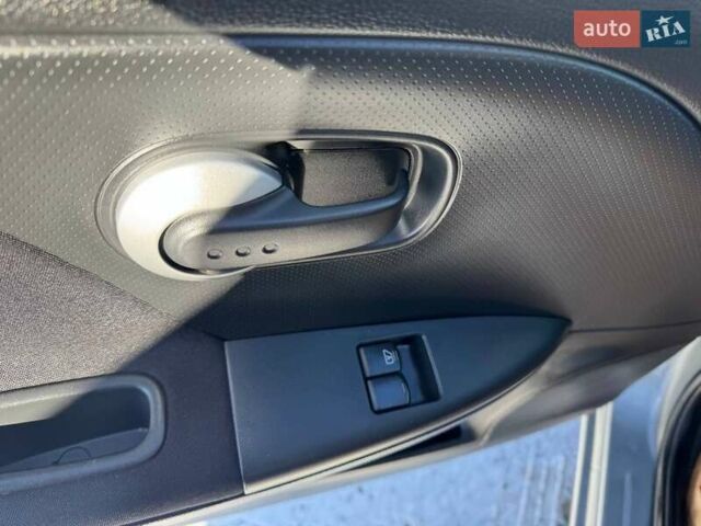 Сірий Ніссан Ноут, об'ємом двигуна 1.4 л та пробігом 208 тис. км за 5950 $, фото 29 на Automoto.ua