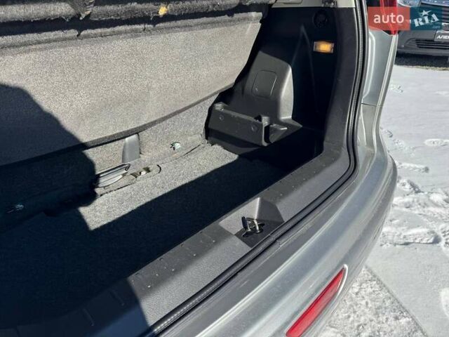 Сірий Ніссан Ноут, об'ємом двигуна 1.4 л та пробігом 208 тис. км за 5950 $, фото 36 на Automoto.ua