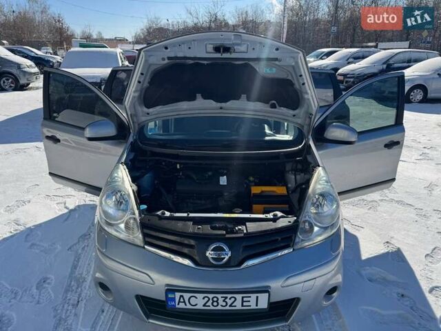 Сірий Ніссан Ноут, об'ємом двигуна 1.4 л та пробігом 208 тис. км за 5950 $, фото 82 на Automoto.ua