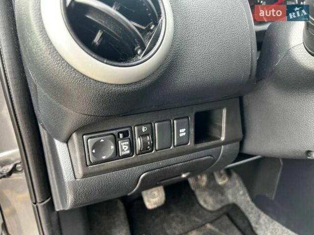 Серый Ниссан Ноут, объемом двигателя 1.39 л и пробегом 120 тыс. км за 7100 $, фото 27 на Automoto.ua
