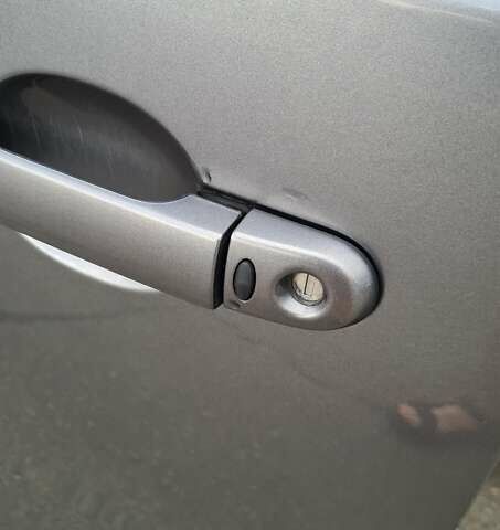 Сірий Ніссан Ноут, об'ємом двигуна 1.6 л та пробігом 203 тис. км за 7200 $, фото 12 на Automoto.ua