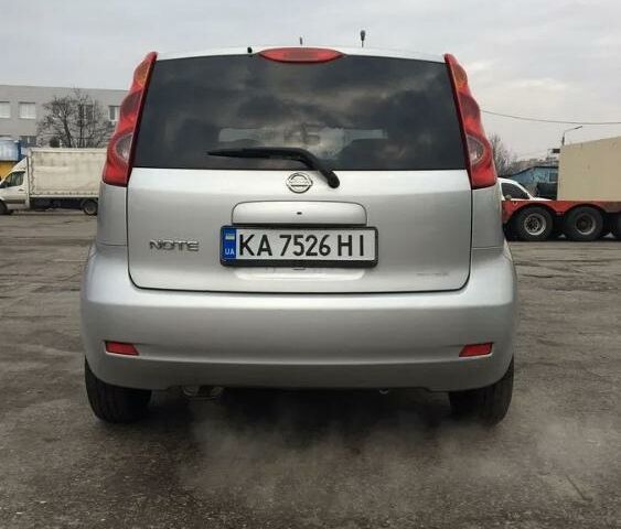 Серый Ниссан Ноут, объемом двигателя 1.5 л и пробегом 48 тыс. км за 7200 $, фото 2 на Automoto.ua