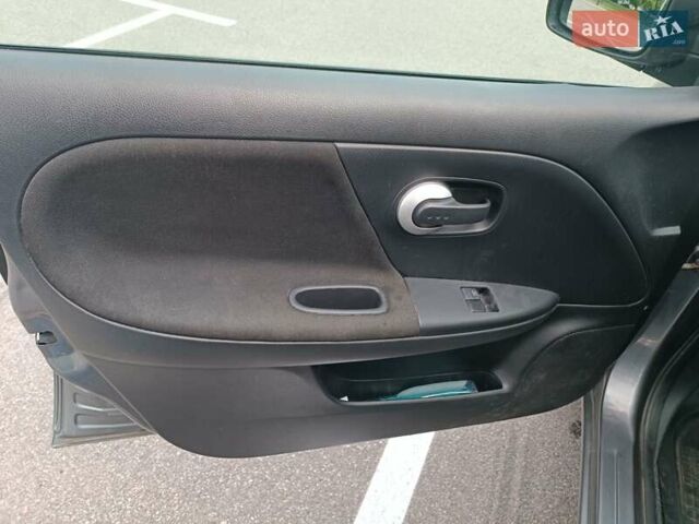 Серый Ниссан Ноут, объемом двигателя 1.6 л и пробегом 196 тыс. км за 6500 $, фото 8 на Automoto.ua