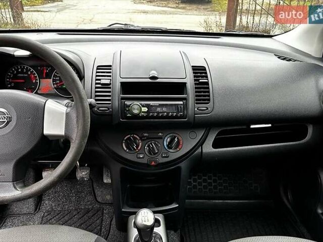 Сірий Ніссан Ноут, об'ємом двигуна 1.4 л та пробігом 210 тис. км за 6500 $, фото 2 на Automoto.ua