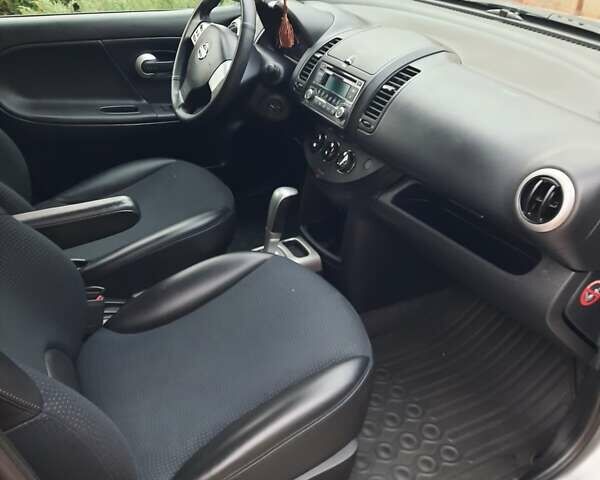 Сірий Ніссан Ноут, об'ємом двигуна 1.6 л та пробігом 93 тис. км за 9600 $, фото 19 на Automoto.ua