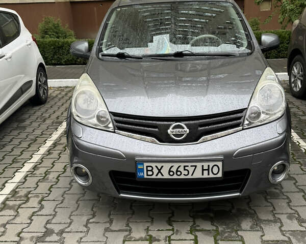 Сірий Ніссан Ноут, об'ємом двигуна 1.6 л та пробігом 94 тис. км за 9599 $, фото 1 на Automoto.ua