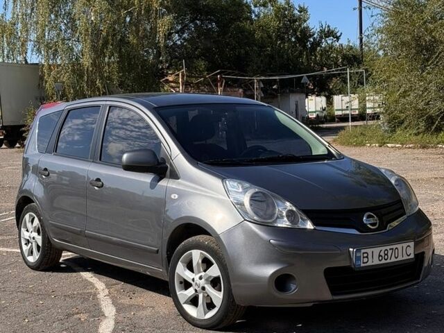 Сірий Ніссан Ноут, об'ємом двигуна 1.39 л та пробігом 192 тис. км за 6000 $, фото 1 на Automoto.ua