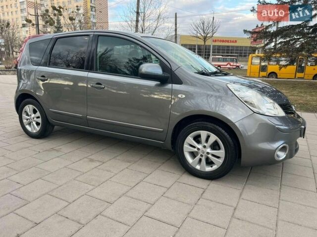 Сірий Ніссан Ноут, об'ємом двигуна 1.6 л та пробігом 84 тис. км за 10400 $, фото 5 на Automoto.ua