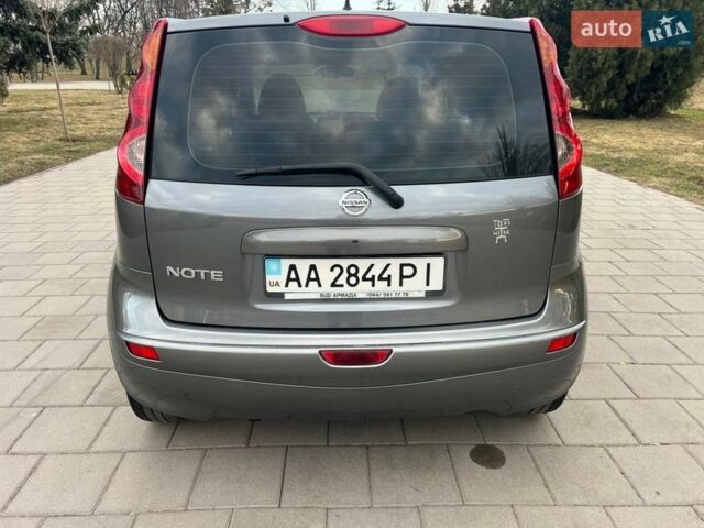 Серый Ниссан Ноут, объемом двигателя 1.6 л и пробегом 84 тыс. км за 10200 $, фото 11 на Automoto.ua