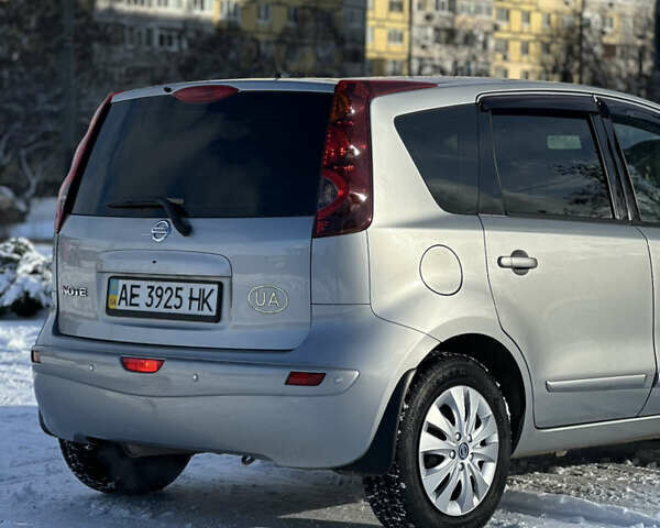 Серый Ниссан Ноут, объемом двигателя 1.6 л и пробегом 93 тыс. км за 7900 $, фото 8 на Automoto.ua