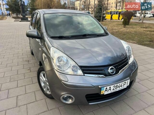 Сірий Ніссан Ноут, об'ємом двигуна 1.6 л та пробігом 84 тис. км за 10400 $, фото 16 на Automoto.ua