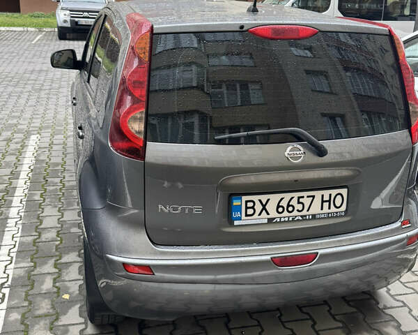 Сірий Ніссан Ноут, об'ємом двигуна 1.6 л та пробігом 94 тис. км за 9599 $, фото 2 на Automoto.ua
