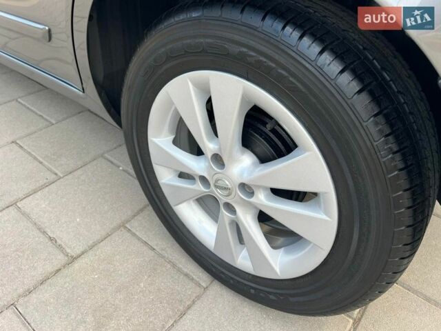 Сірий Ніссан Ноут, об'ємом двигуна 1.6 л та пробігом 84 тис. км за 10400 $, фото 29 на Automoto.ua
