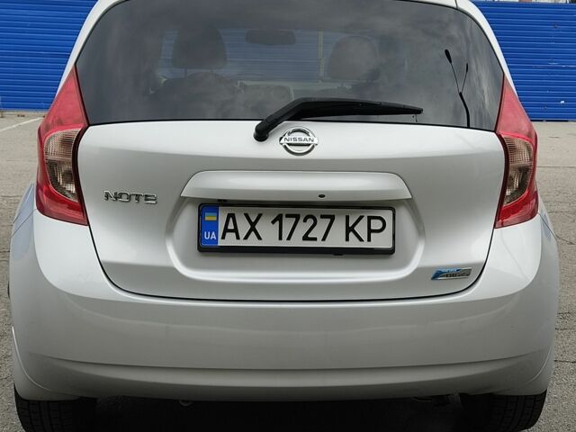 Сірий Ніссан Ноут, об'ємом двигуна 1.2 л та пробігом 130 тис. км за 8000 $, фото 2 на Automoto.ua