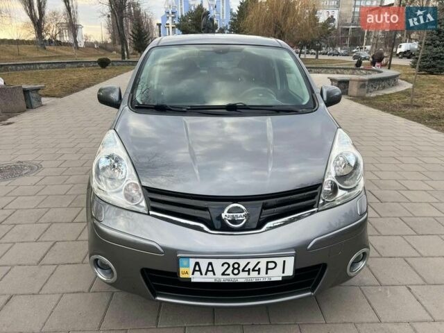 Сірий Ніссан Ноут, об'ємом двигуна 1.6 л та пробігом 84 тис. км за 10400 $, фото 3 на Automoto.ua