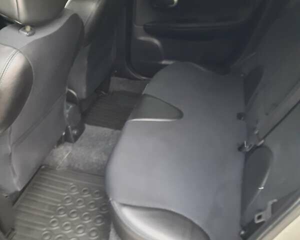 Сірий Ніссан Ноут, об'ємом двигуна 1.6 л та пробігом 93 тис. км за 9600 $, фото 17 на Automoto.ua