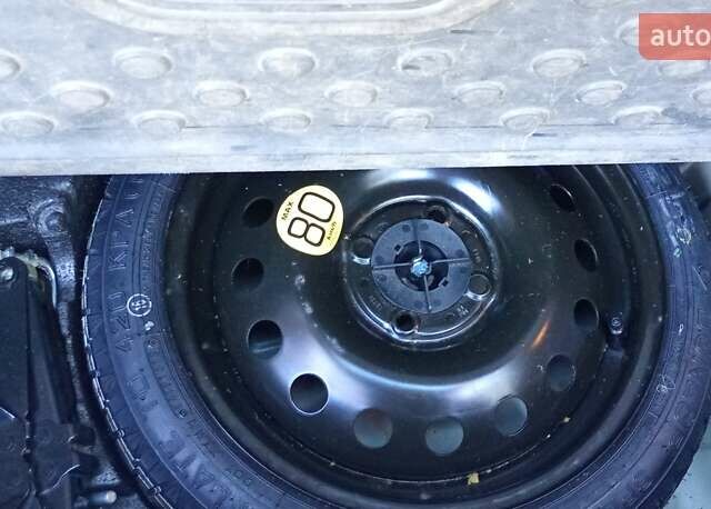 Ниссан Ноут 2013 в Радивилове на Automoto.ua Серый Ниссан Ноут, объемом двигателя 1.4 л и пробегом 148 тыс. км за 6950 $, фото 49 на Automoto.ua