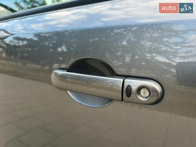 Серый Ниссан Ноут, объемом двигателя 1.6 л и пробегом 84 тыс. км за 10200 $, фото 31 на Automoto.ua
