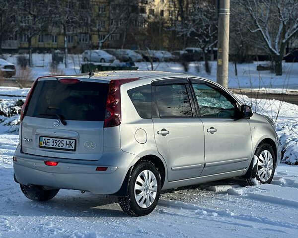 Серый Ниссан Ноут, объемом двигателя 1.6 л и пробегом 93 тыс. км за 7900 $, фото 6 на Automoto.ua