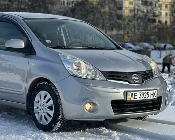 Серый Ниссан Ноут, объемом двигателя 1.6 л и пробегом 93 тыс. км за 7900 $, фото 3 на Automoto.ua