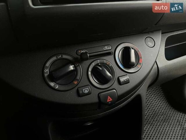 Серый Ниссан Ноут, объемом двигателя 1.39 л и пробегом 204 тыс. км за 4990 $, фото 21 на Automoto.ua