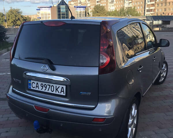 Серый Ниссан Ноут, объемом двигателя 1.5 л и пробегом 200 тыс. км за 8400 $, фото 3 на Automoto.ua