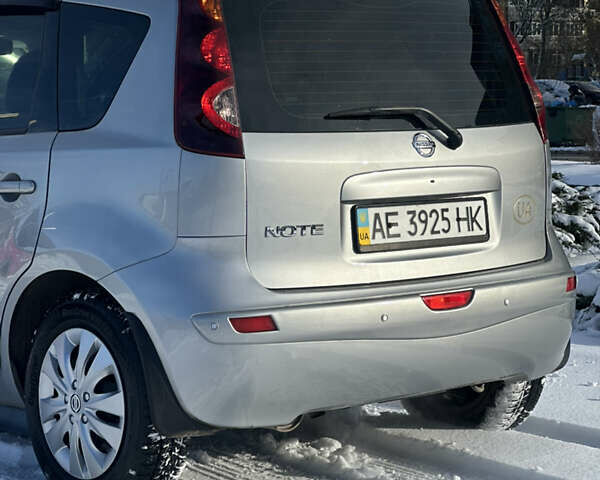 Серый Ниссан Ноут, объемом двигателя 1.6 л и пробегом 93 тыс. км за 7900 $, фото 7 на Automoto.ua