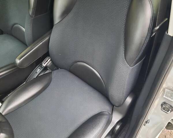 Сірий Ніссан Ноут, об'ємом двигуна 1.6 л та пробігом 93 тис. км за 9600 $, фото 14 на Automoto.ua