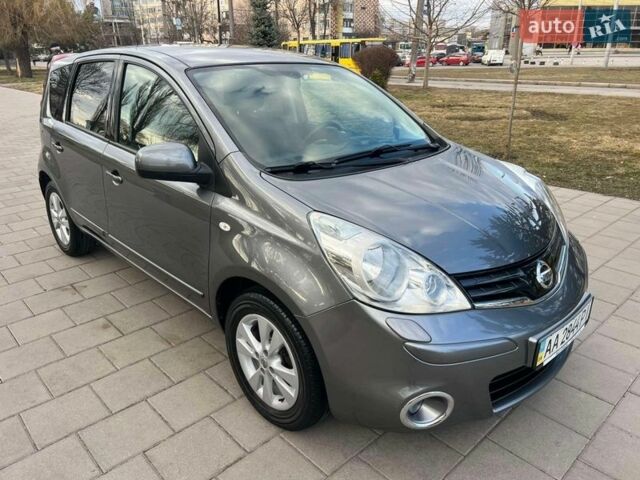 Серый Ниссан Ноут, объемом двигателя 1.6 л и пробегом 84 тыс. км за 10200 $, фото 17 на Automoto.ua