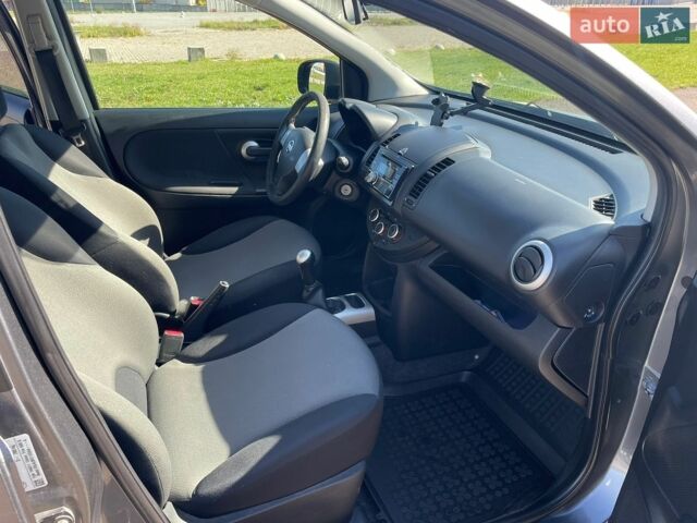 Сірий Ніссан Ноут, об'ємом двигуна 1.39 л та пробігом 114 тис. км за 6400 $, фото 24 на Automoto.ua