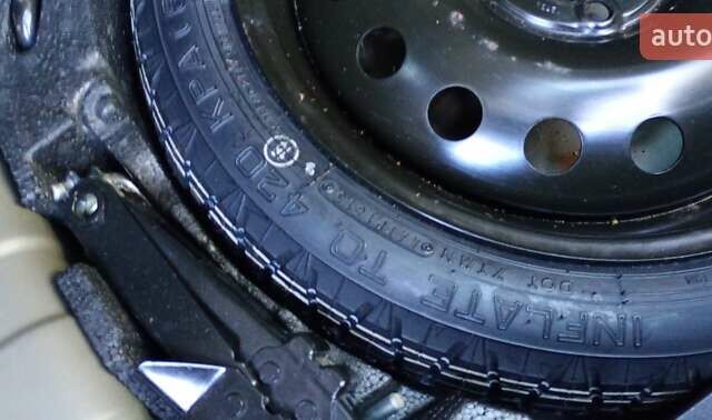 Ниссан Ноут 2013 в Радивилове на Automoto.ua Серый Ниссан Ноут, объемом двигателя 1.4 л и пробегом 148 тыс. км за 6950 $, фото 50 на Automoto.ua