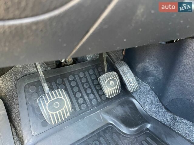 Сірий Ніссан Ноут, об'ємом двигуна 1.39 л та пробігом 114 тис. км за 6400 $, фото 23 на Automoto.ua