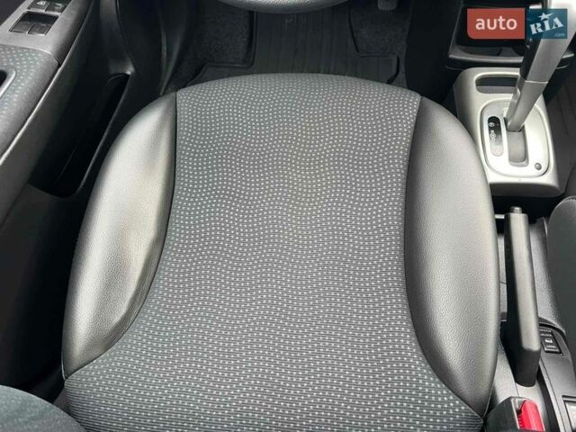 Сірий Ніссан Ноут, об'ємом двигуна 1.6 л та пробігом 84 тис. км за 10400 $, фото 52 на Automoto.ua