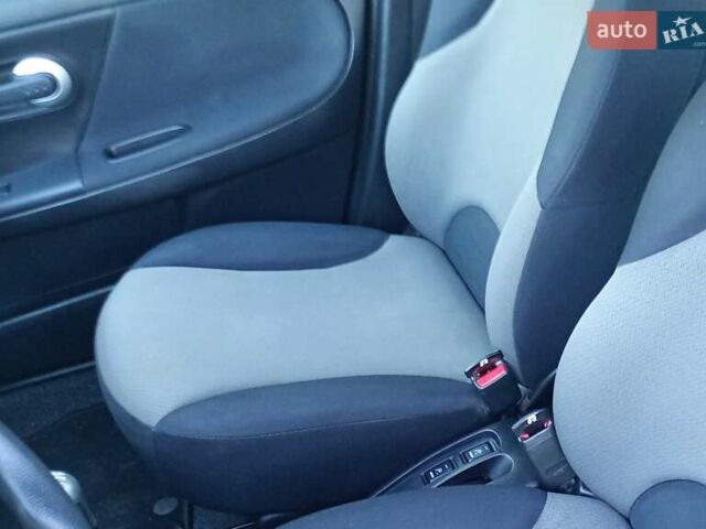 Ниссан Ноут 2013 в Радивилове на Automoto.ua Серый Ниссан Ноут, объемом двигателя 1.4 л и пробегом 148 тыс. км за 6950 $, фото 16 на Automoto.ua