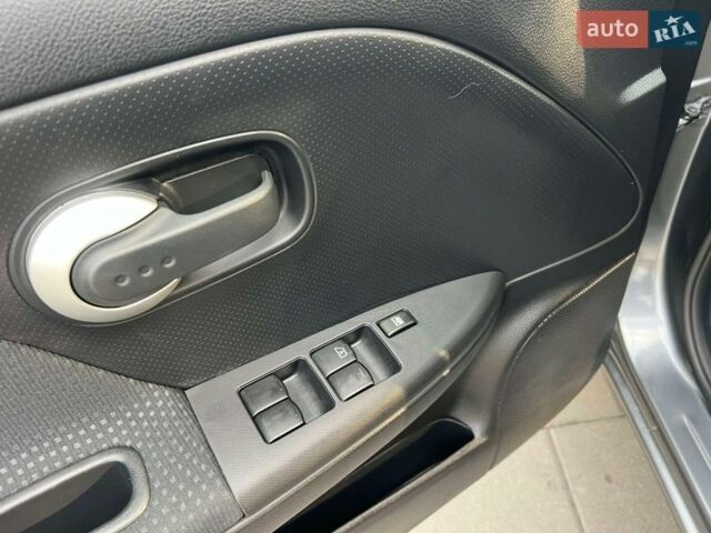 Сірий Ніссан Ноут, об'ємом двигуна 1.6 л та пробігом 84 тис. км за 10400 $, фото 42 на Automoto.ua