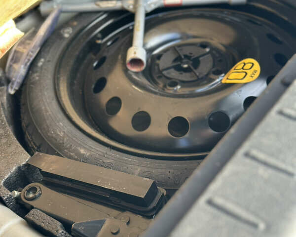 Серый Ниссан Ноут, объемом двигателя 1.6 л и пробегом 93 тыс. км за 7900 $, фото 22 на Automoto.ua