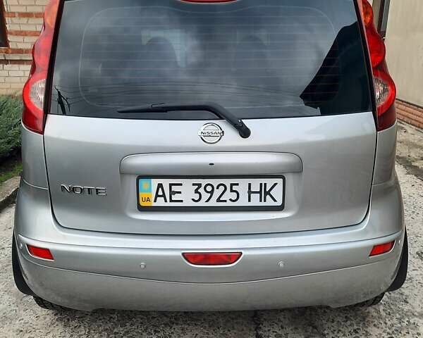 Сірий Ніссан Ноут, об'ємом двигуна 1.6 л та пробігом 93 тис. км за 9600 $, фото 5 на Automoto.ua