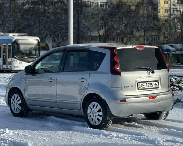 Серый Ниссан Ноут, объемом двигателя 1.6 л и пробегом 93 тыс. км за 7900 $, фото 5 на Automoto.ua