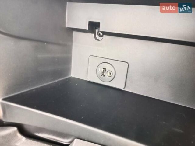 Ниссан Ноут 2014 в Бродах на Automoto.ua Серый Ниссан Ноут, объемом двигателя 1.5 л и пробегом 219 тыс. км за 8350 $, фото 24 на Automoto.ua