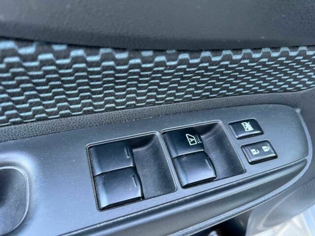 Сірий Ніссан Ноут, об'ємом двигуна 1.5 л та пробігом 250 тис. км за 6500 $, фото 15 на Automoto.ua