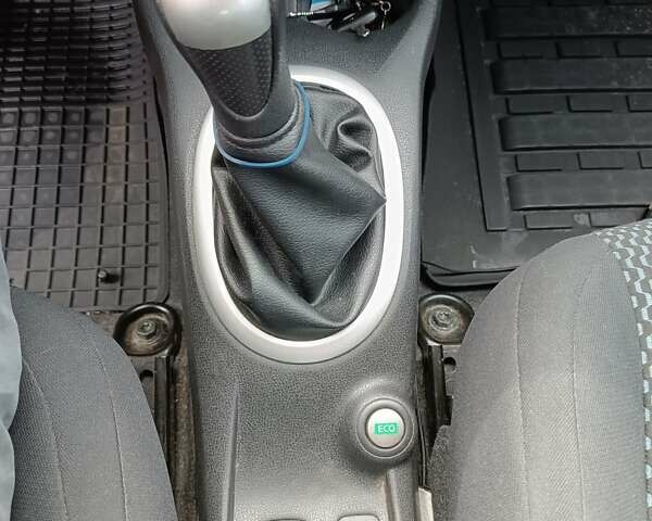 Серый Ниссан Ноут, объемом двигателя 1.5 л и пробегом 202 тыс. км за 8100 $, фото 17 на Automoto.ua