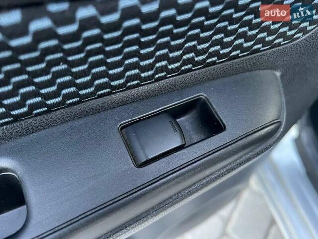 Сірий Ніссан Ноут, об'ємом двигуна 1.5 л та пробігом 250 тис. км за 8490 $, фото 31 на Automoto.ua