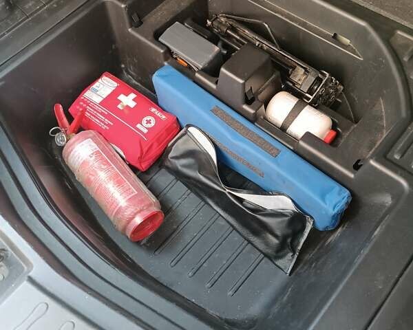 Серый Ниссан Ноут, объемом двигателя 1.5 л и пробегом 202 тыс. км за 8100 $, фото 32 на Automoto.ua