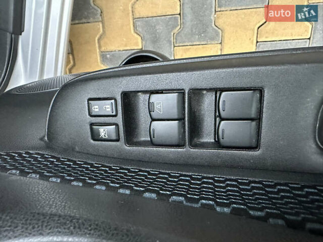 Серый Ниссан Ноут, объемом двигателя 1.2 л и пробегом 27 тыс. км за 7400 $, фото 30 на Automoto.ua