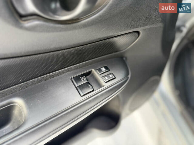 Сірий Ніссан Ноут, об'ємом двигуна 1.2 л та пробігом 156 тис. км за 7100 $, фото 61 на Automoto.ua