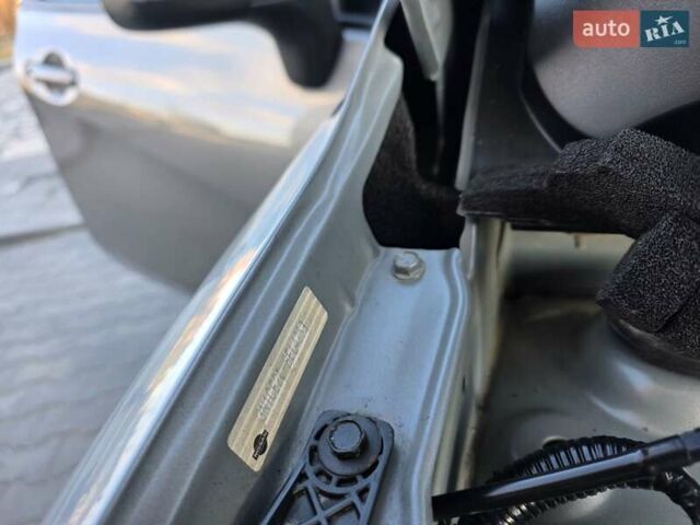 Сірий Ніссан Ноут, об'ємом двигуна 1.6 л та пробігом 239 тис. км за 7499 $, фото 50 на Automoto.ua