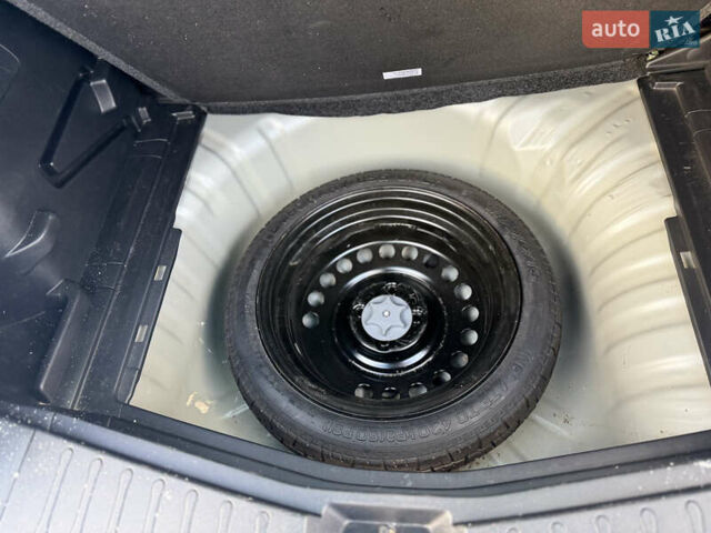Сірий Ніссан Ноут, об'ємом двигуна 1.2 л та пробігом 156 тис. км за 7100 $, фото 46 на Automoto.ua