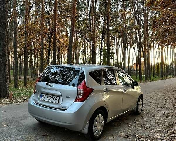 Сірий Ніссан Ноут, об'ємом двигуна 1.6 л та пробігом 92 тис. км за 7250 $, фото 3 на Automoto.ua