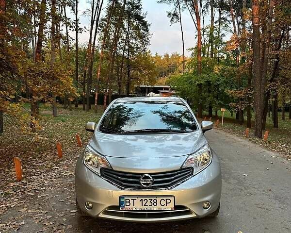 Сірий Ніссан Ноут, об'ємом двигуна 1.6 л та пробігом 92 тис. км за 7250 $, фото 1 на Automoto.ua