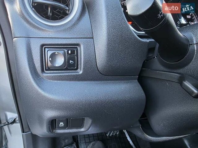 Сірий Ніссан Ноут, об'ємом двигуна 1.6 л та пробігом 149 тис. км за 6999 $, фото 21 на Automoto.ua